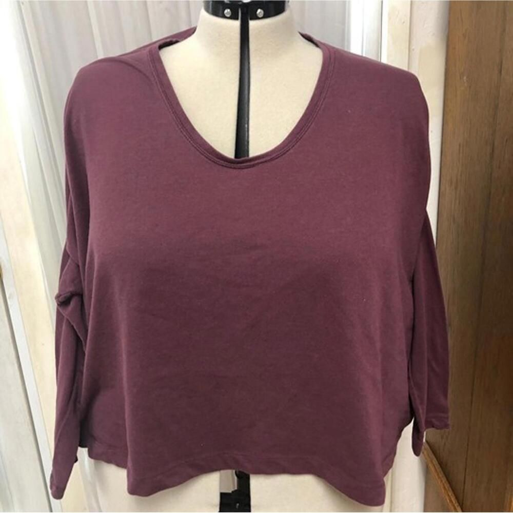 Threads 4 thought maroon red long sleeve top. Size large. Runs big.
